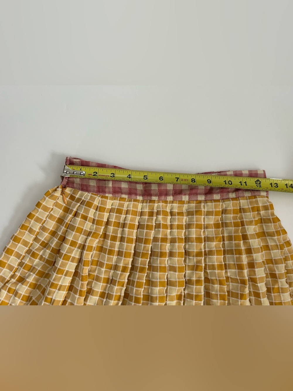 Lisa Says Gah! Meg Plaid Pleated Mini Skirt
XS
Boho
Street
Classic
Preppy
$160 - Picture 7 of 8